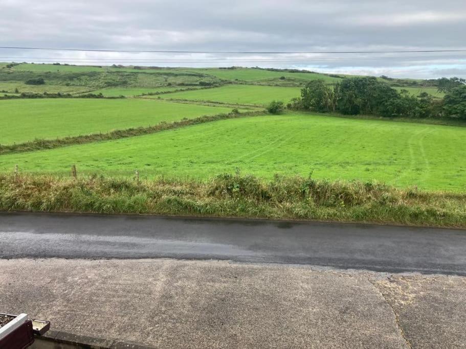 Mcconaghys Glenside Farmhouse Whitepark Bay Ballintoy Exterior foto